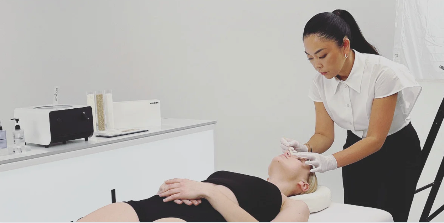 Mastering Waxing Techniques: 5 Fundamental Tips for Effortless Hair Removal